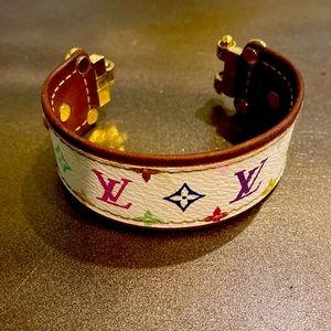 Originally women LV Bracelet